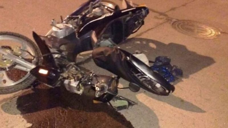 Jóvenes heridos tras un accidente de moto