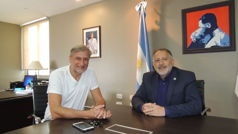 El legislador cordobés Héctor “Pichi” Campana visitó el Senado