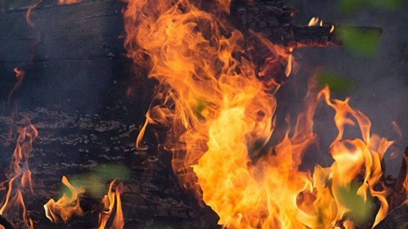 Una mujer y su hijo se quemaron para no ser desalojados