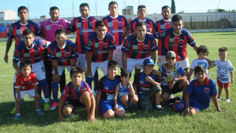 Tesorieri  venció 2-0 a Independiente y es líder