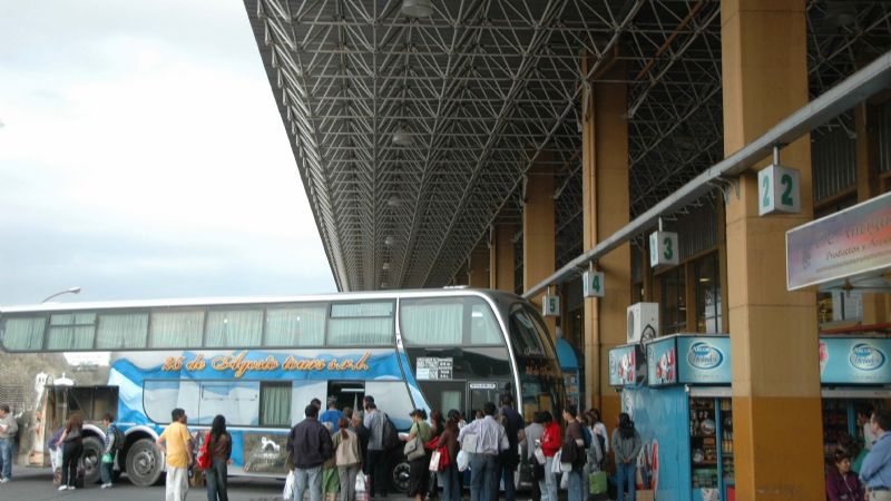 Hombre molesto arrestado en la Terminal de Ómnibus