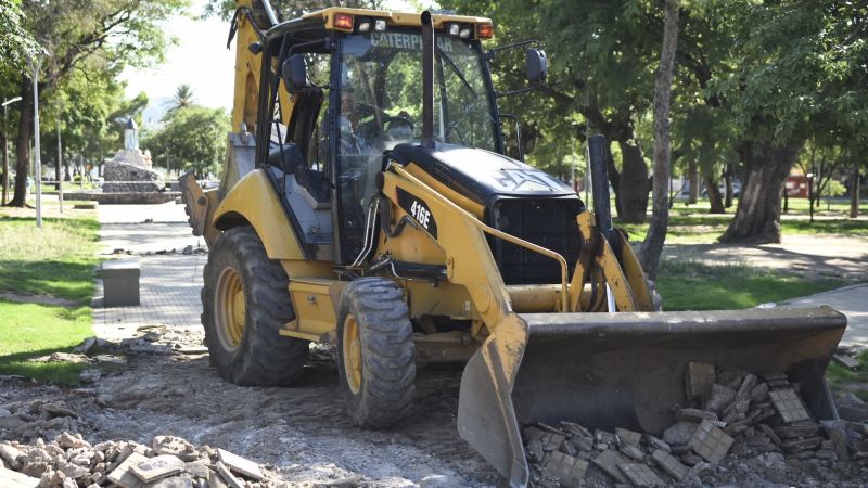 Iniciaron los trabajos de remodelación de la plaza Virgen del Valle