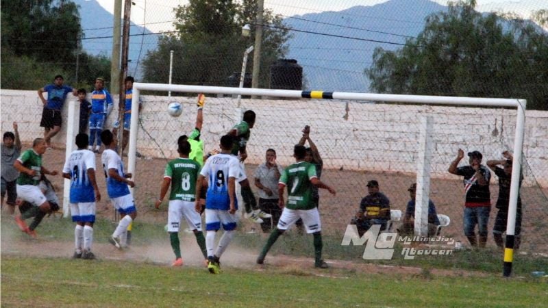 Defensores de Fiambalá y Deportivo La Paz no se sacaron ventajas