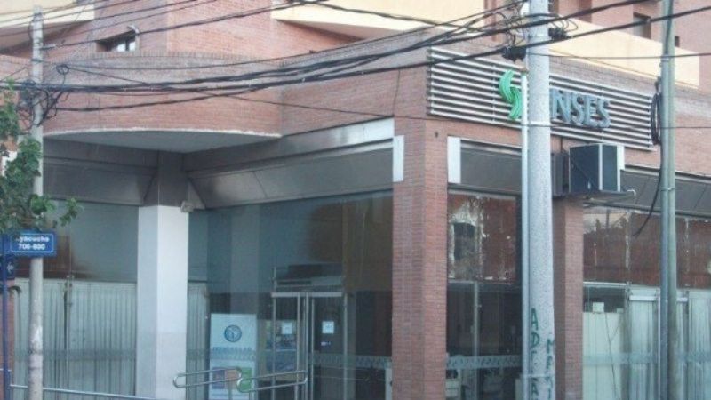 Paro total en ANSES y alerta por 200 nuevos despidos