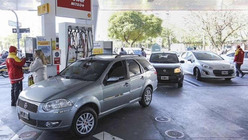 Shell también subió hasta 3,5% los precios de sus naftas