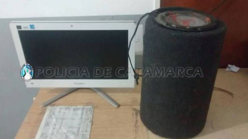 Aprehenden dos jóvenes y secuestran elementos de dudosa procedencia