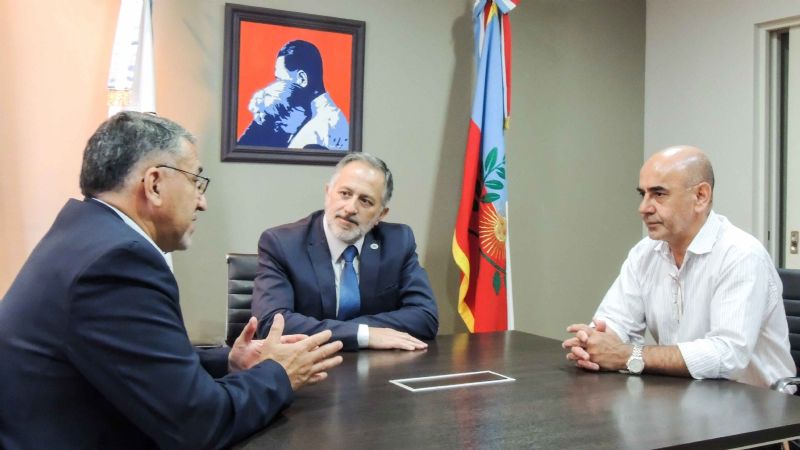 Senadores recibieron al intendente Savio