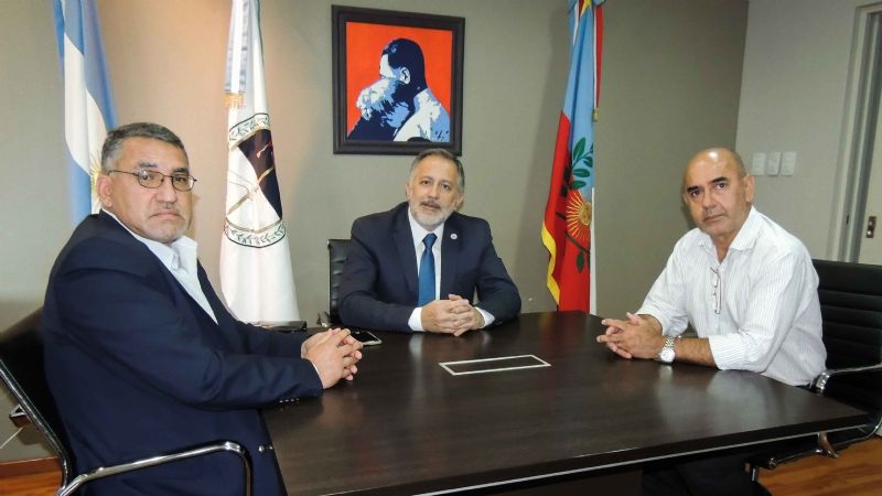 Senadores recibieron al intendente Savio