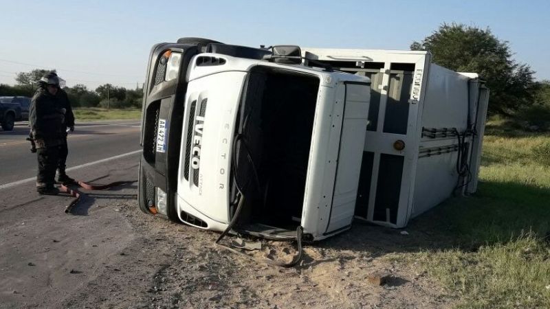 Volcó un camión recolector en la Circunvalación