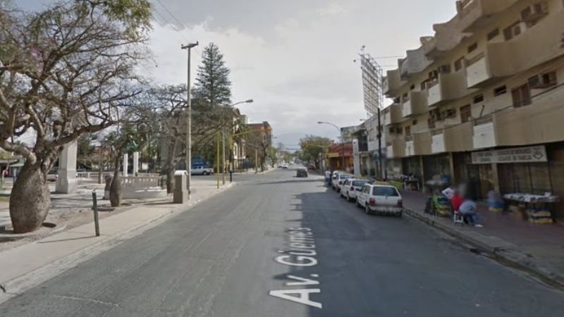 Remisero y taxista se pelearon por un pasajero