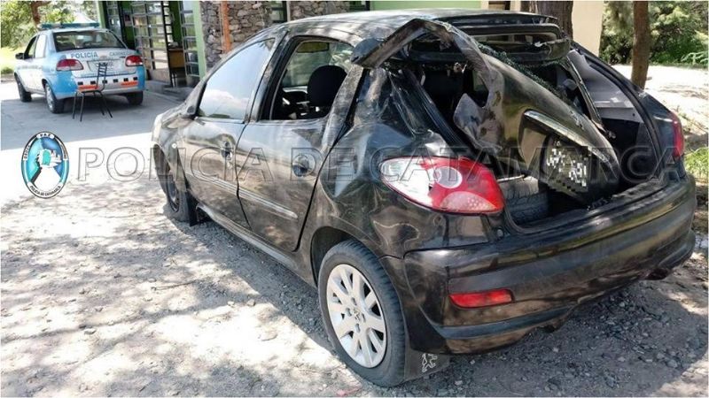 Vuelco en el ingreso a la Cuesta de El Portezuelo