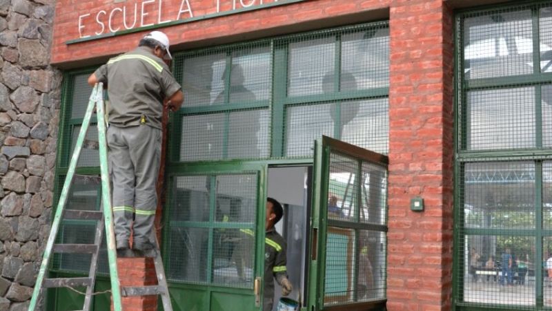 Refacciones en la Escuela Municipal N°2