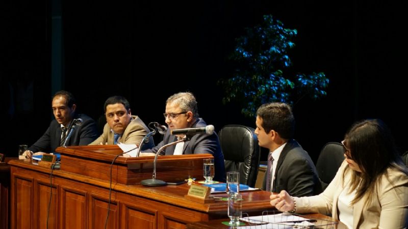 Con un breve discurso, Jalil abrió el periodo de sesiones ordinarias