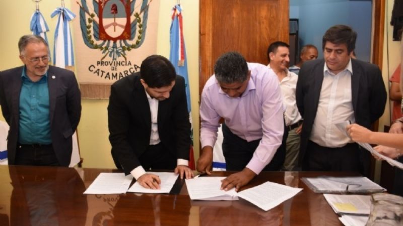 16 intendentes firmaron el Pacto Fiscal