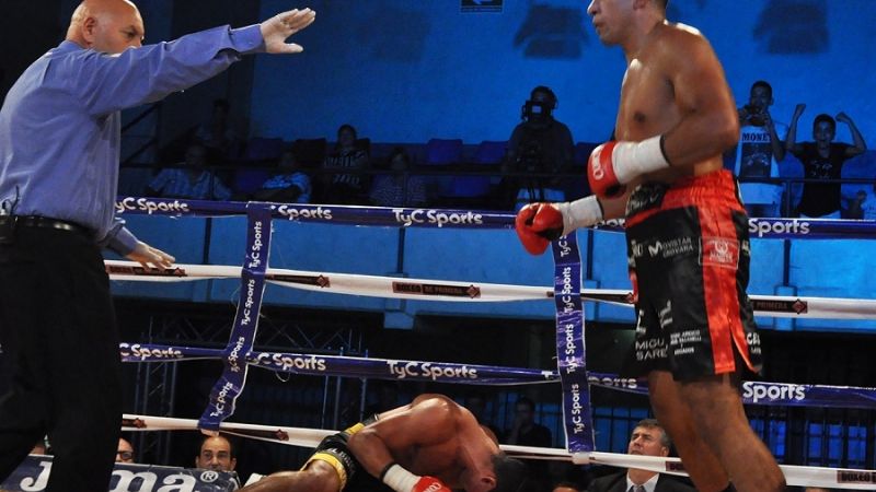 Basualdo se quedó con el invicto de Ulrich y el título OMB