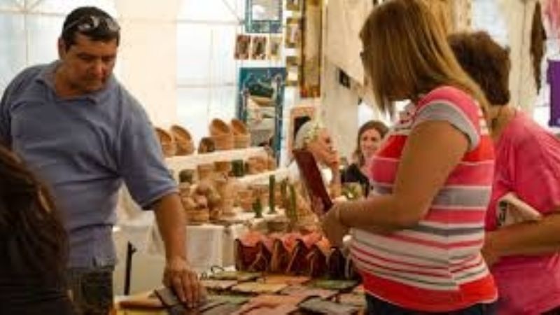 Presentan la 8° edición de la Feria Manos Catamarqueñas