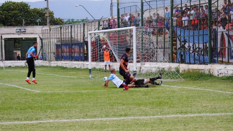 El “Santo” ganó y se acomodó; descendió Aconquija