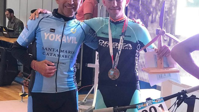 Álvaro el "Cóndor" Macias una y otra vez