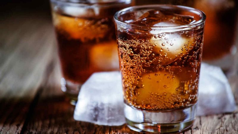 ¿Qué componente de las gaseosas puede ser más perjudicial que el azúcar?