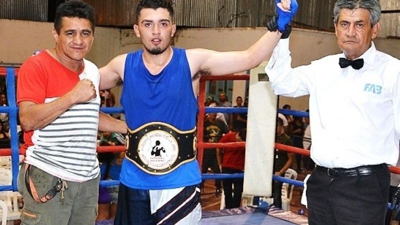 “El Gallo” Agüero empató y sigue reinando en 69 Kg.