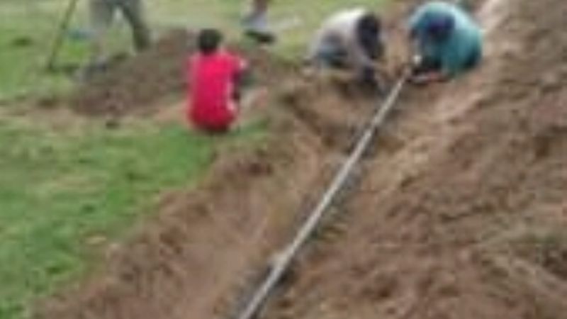 Cambio de cañerías de agua potable en Oyola