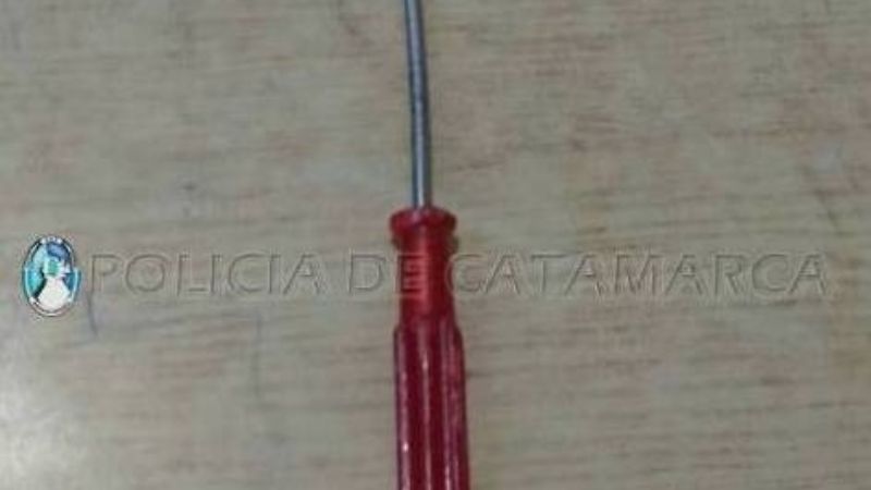 Detienen a dos personas relacionadas con un ilícito