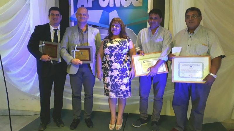 Entrega de certificados a autoridades de APUNCa