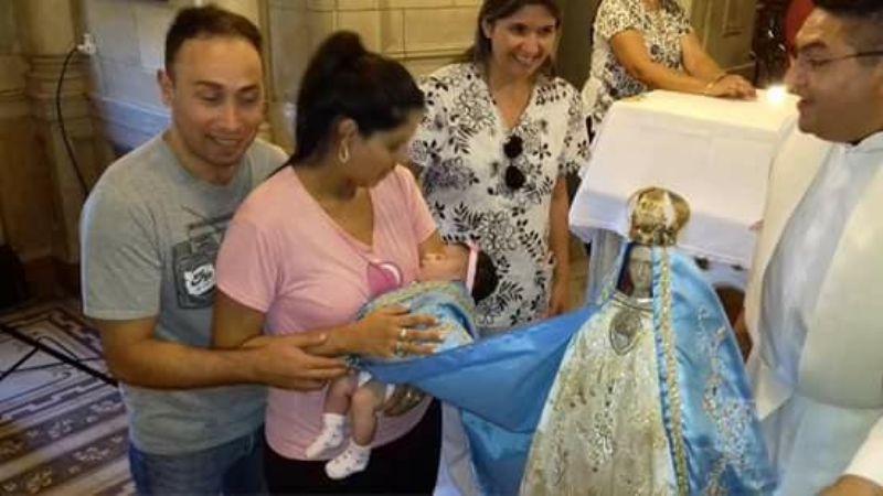 Emotiva consagración de embarazadas en el Camarín