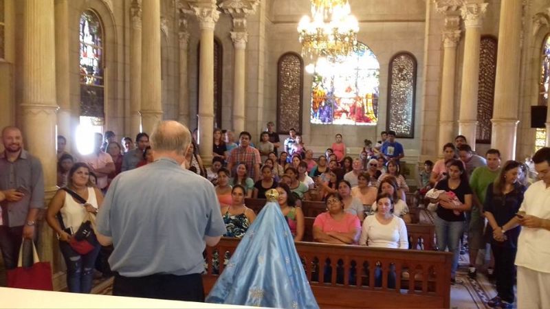 Emotiva consagración de embarazadas en el Camarín