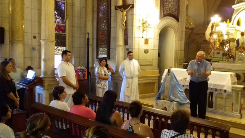 Emotiva consagración de embarazadas en el Camarín