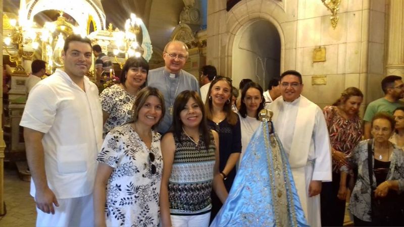 Emotiva consagración de embarazadas en el Camarín