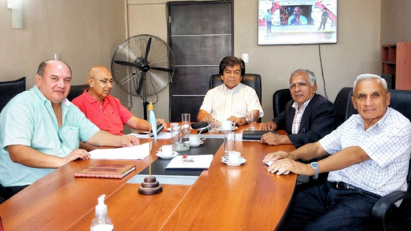 Policías retirados se reunieron con el senador Vera