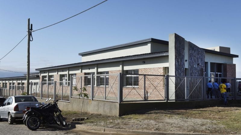 Lucía inauguró la escuela de Valle Chico
