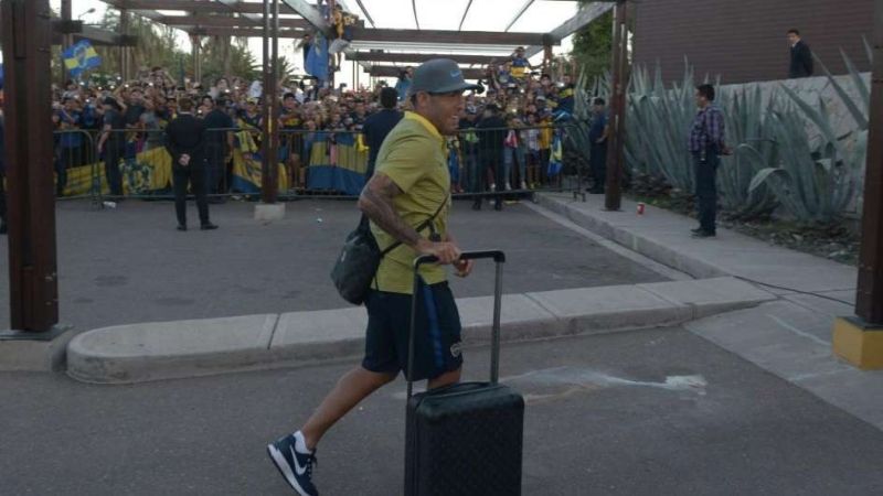Boca llegó tres horas más tarde por fallas en el avión