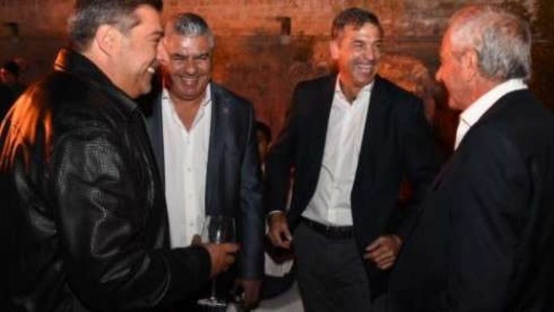 Antes de la “superfinal” confraternizaron los dirigentes