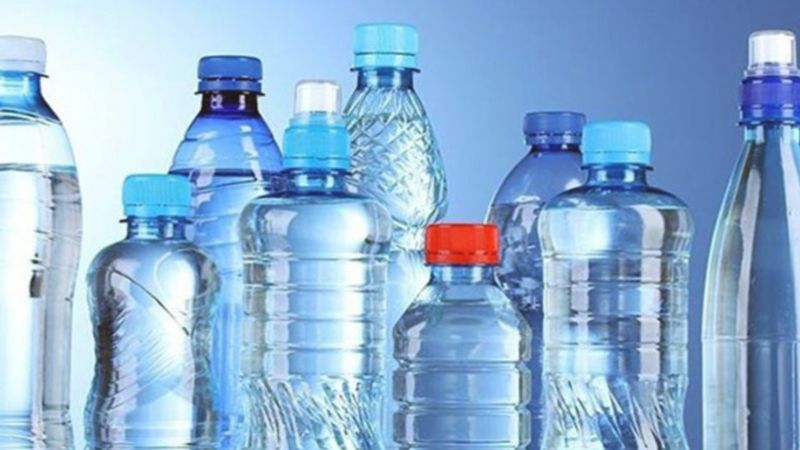Advierten que hay microplástico en el 90% de las aguas embotelladas