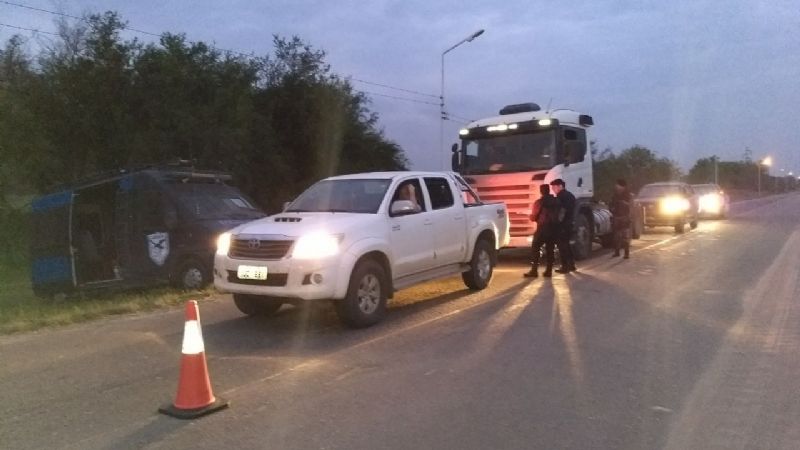 Operativo de identificación de personas y control vehicular en Los Altos