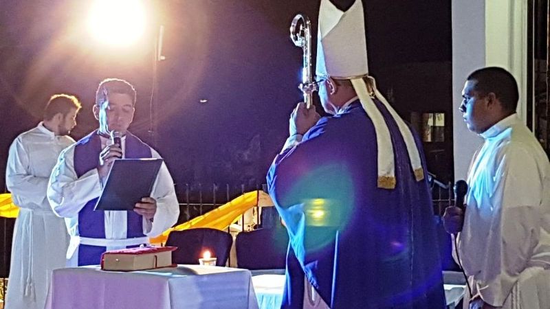 La comunidad de San Roque recibió a su nuevo párroco en Recreo