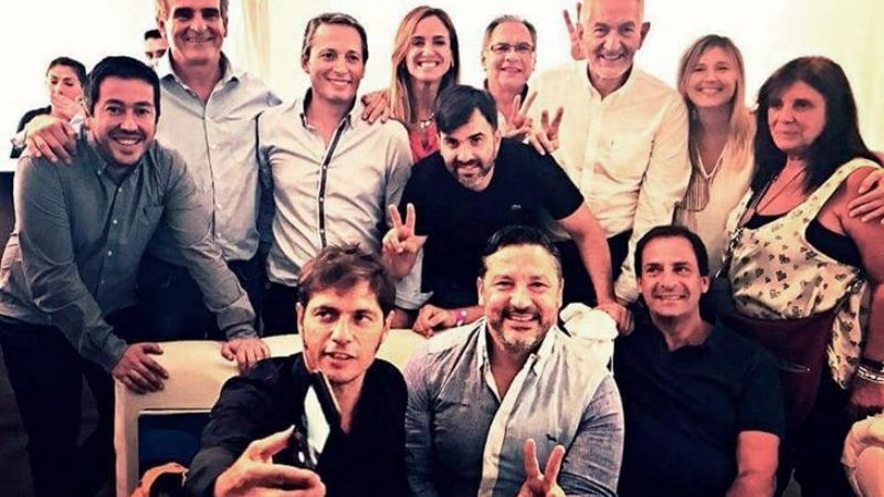 En la cumbre peronista también corearon "el hit del verano"
