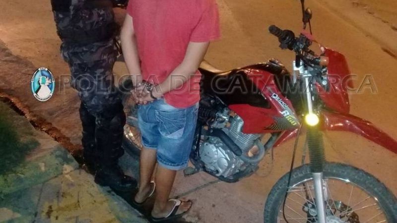 Aprehenden a un joven y secuestran una moto robada en 2016