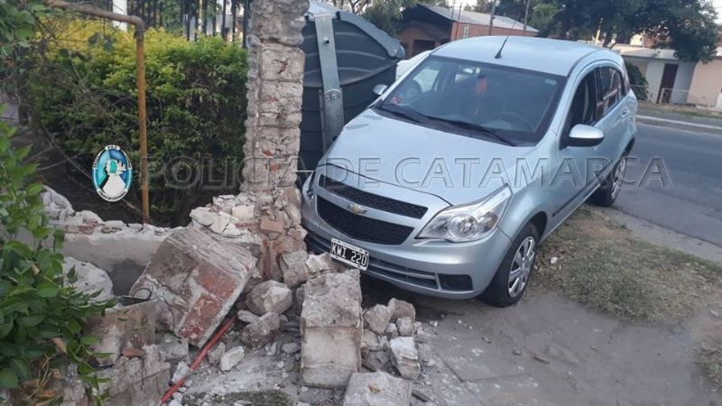 Chocó contra un contenedor y una vivienda en La Chacarita