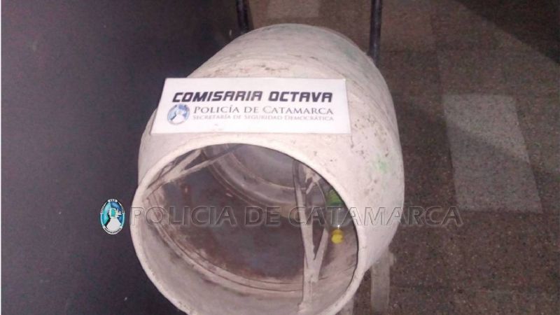 Aprehenden un joven y recuperan una hormigonera