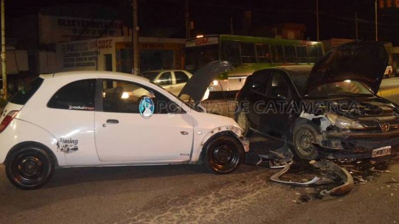 Violento choque en Valle Viejo