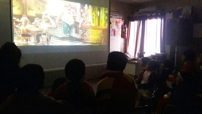 El Cine Móvil culminó una exitosa recorrida por Antofagasta de la Sierra