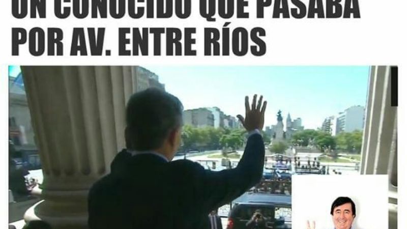 Macri saludó a una plaza vacía de militantes y estallaron los memes