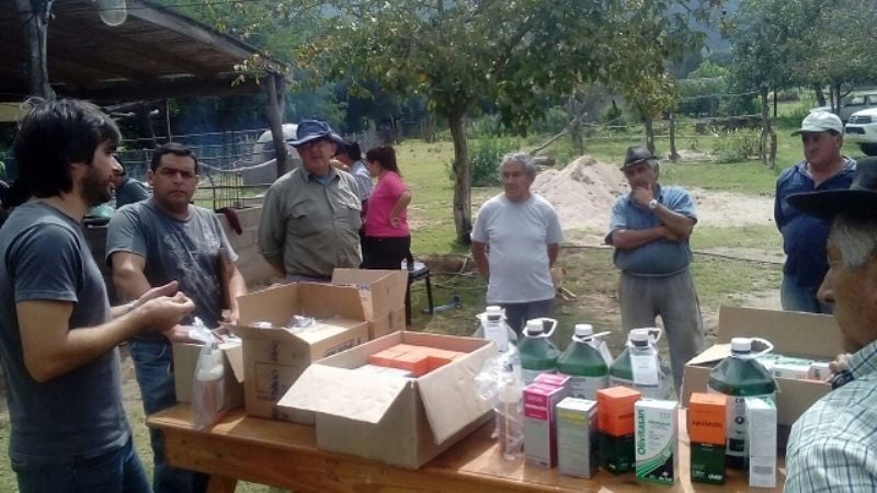 Entregaron específicos veterinarios a pequeños productores