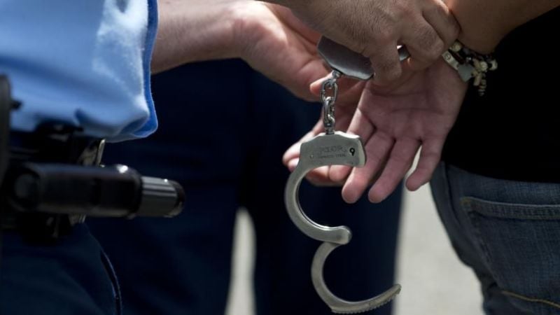 Se presentó en la comisaría luego de violar una medida judicial