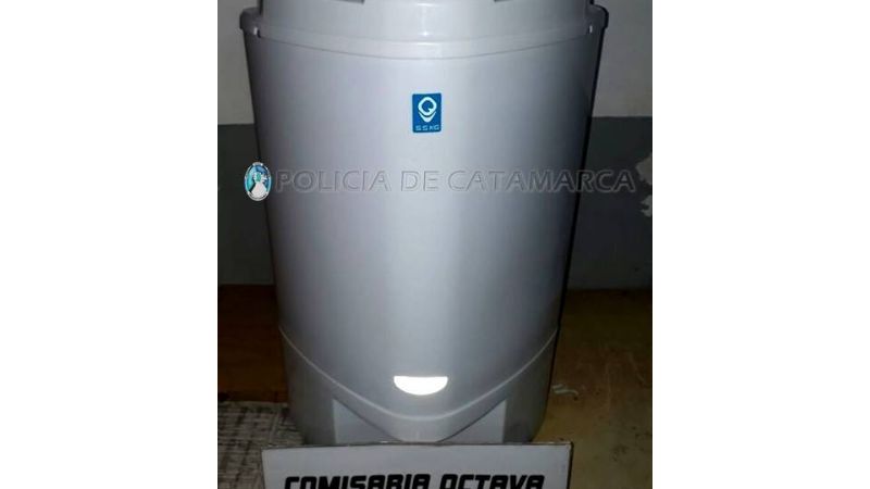 Aprehenden a joven y secuestran un secarropa