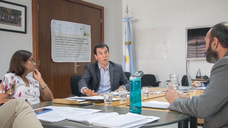 Gestionan la construcción de otras 800 viviendas en Catamarca
