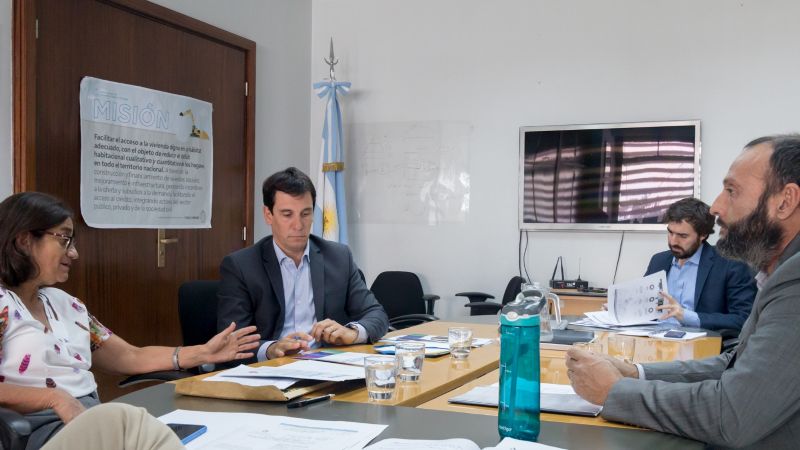 Gestionan la construcción de otras 800 viviendas en Catamarca